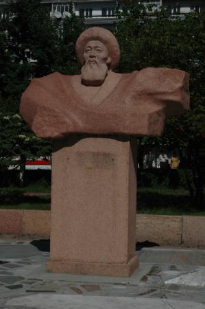 Monument of Manaschi (Manas narrator)