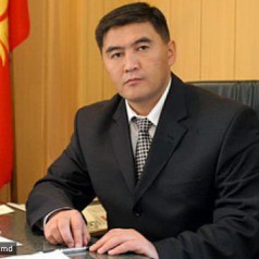 Supporters of defeated presidential candidate Kyrgyzstan blocked the road